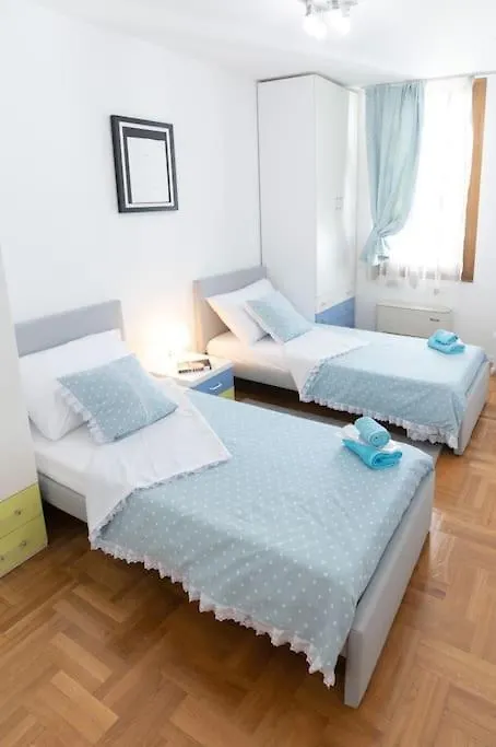 Apartman H&S Split 0*,